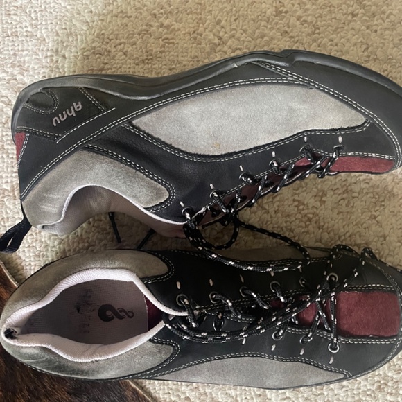 Ahnu leather sneakers - Picture 2 of 2